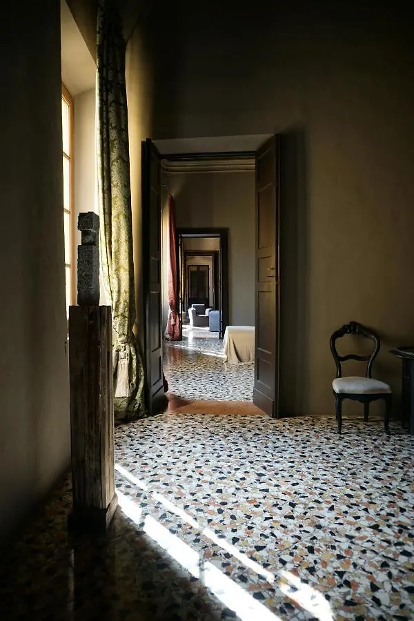 XVIII Century Palazzo إيطاليا