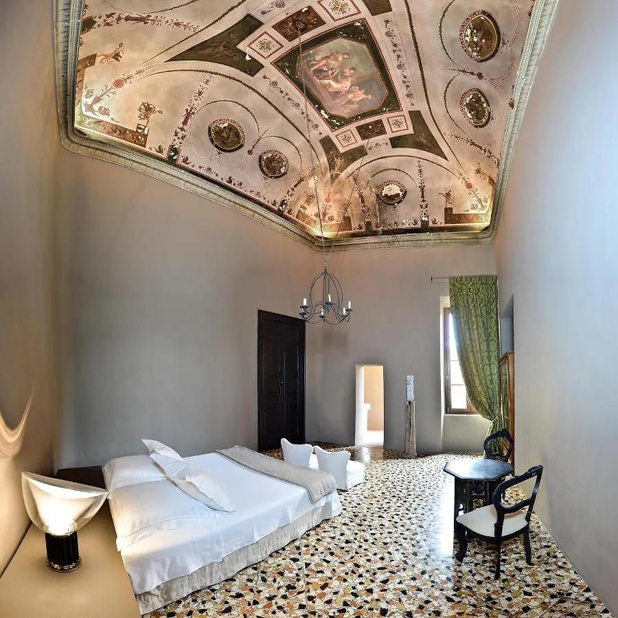 XVIII Century Palazzo رافيننا